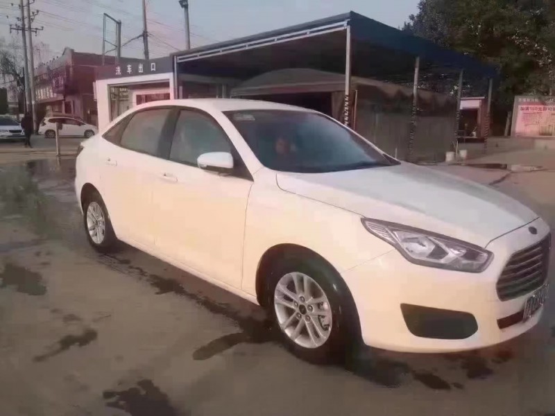 保定20年福特福睿斯3