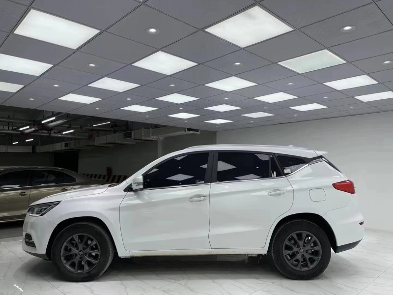 成都19年比亚迪宋3