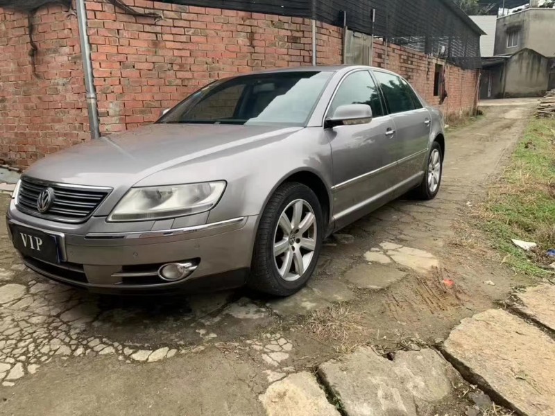 成都09年大众辉腾2