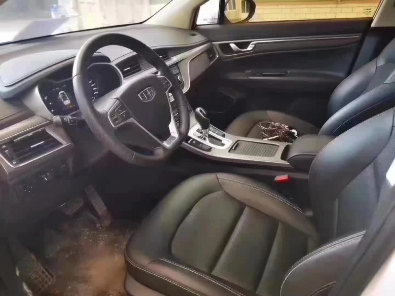 保定18年吉利帝豪GS7