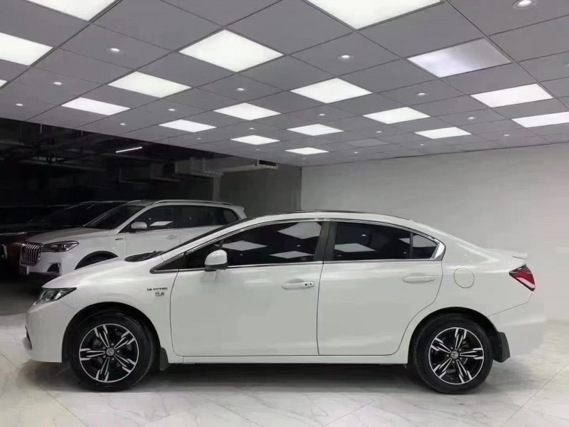 成都16年本田思域3