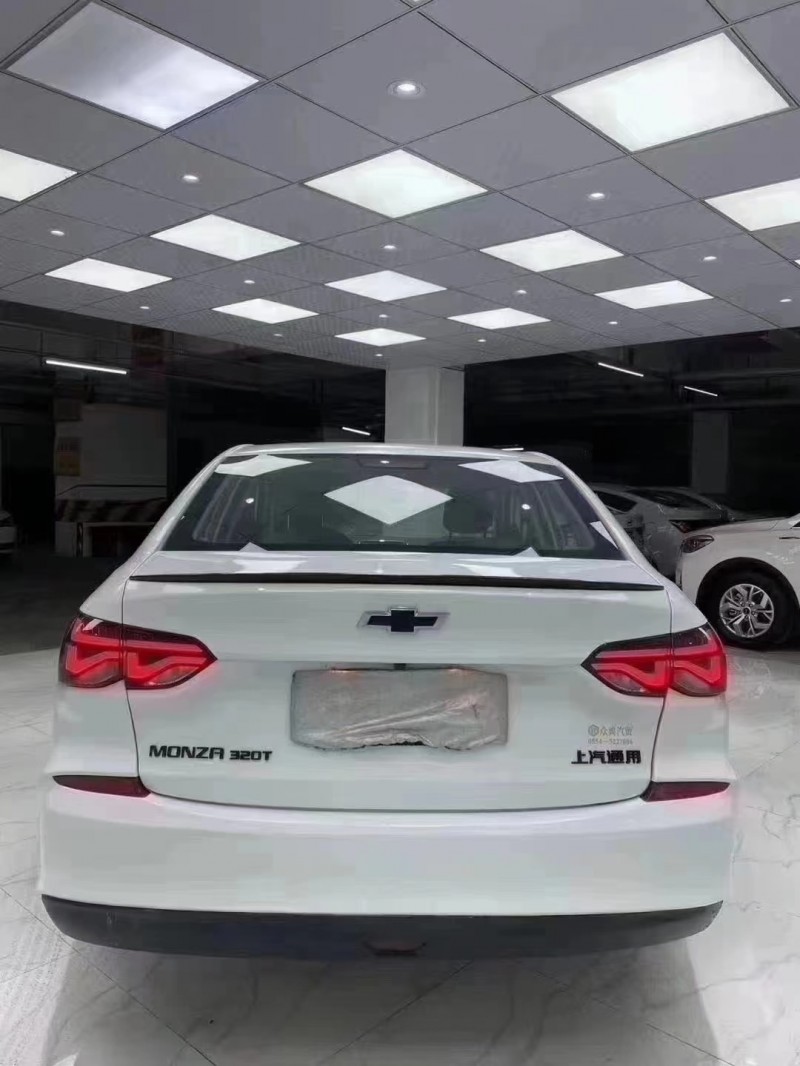 成都19年雪佛兰科鲁泽4