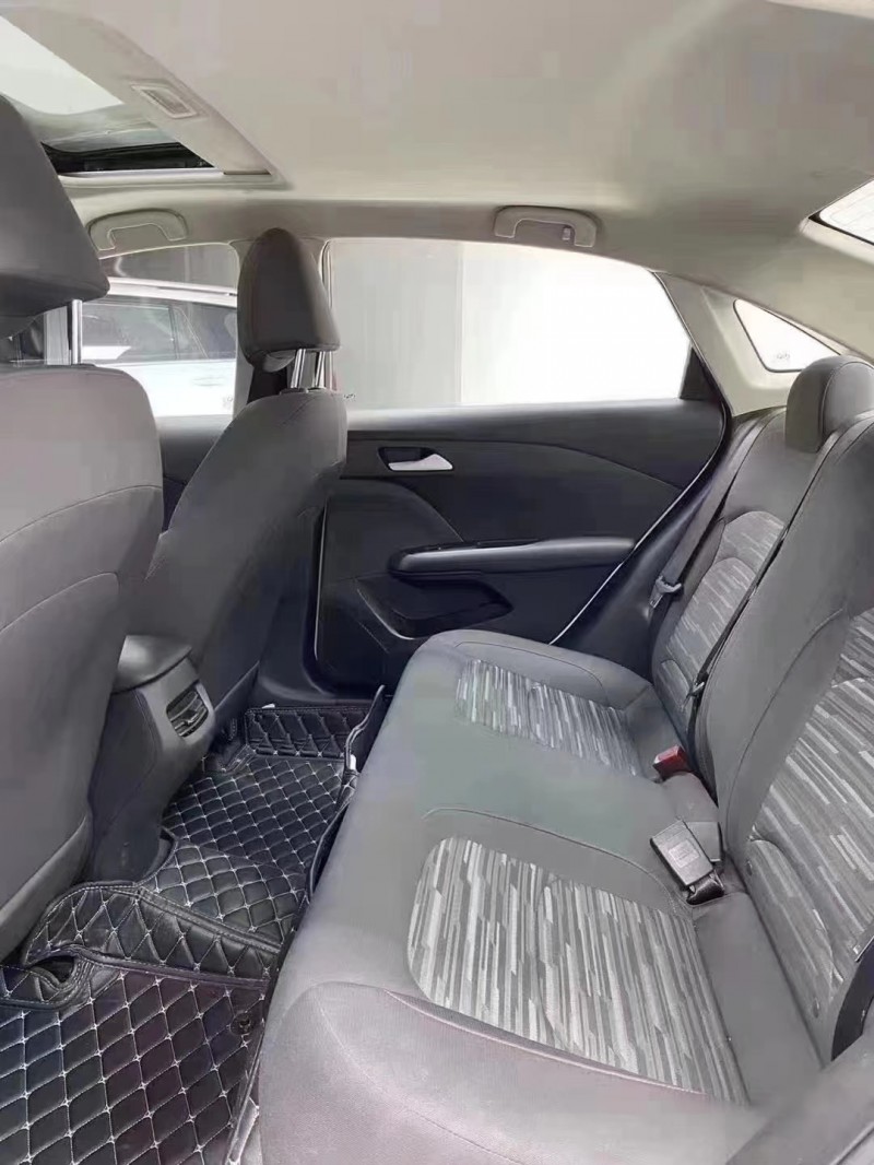 成都19年雪佛兰科鲁泽3