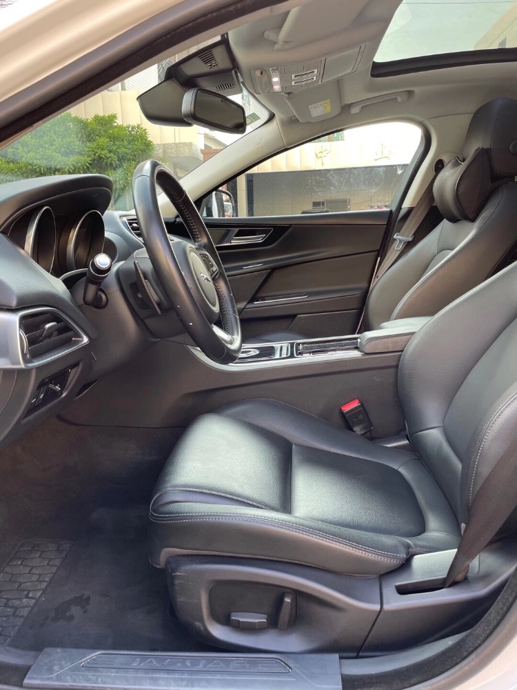 中山19年捷豹XE1