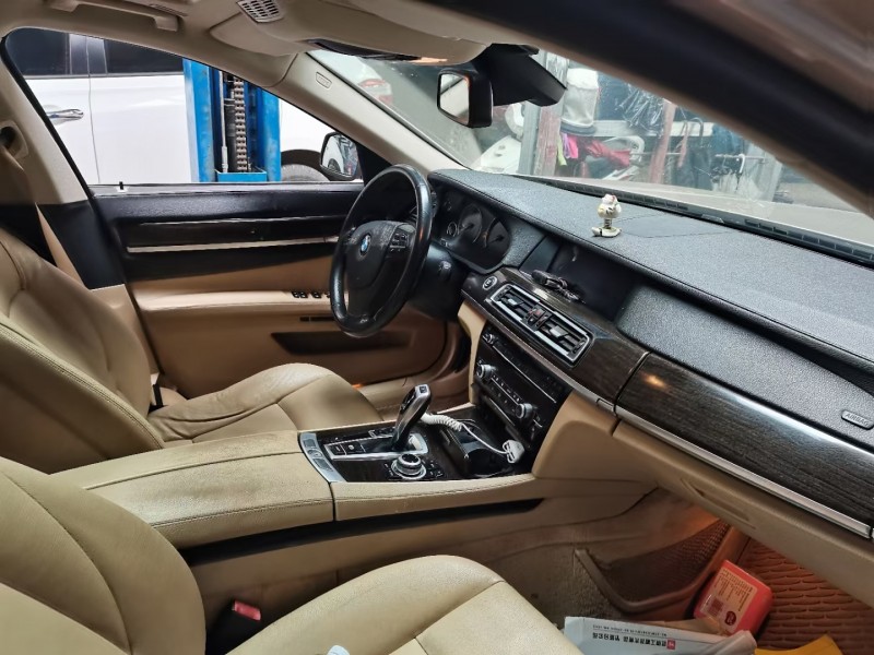 北京11年宝马7系6
