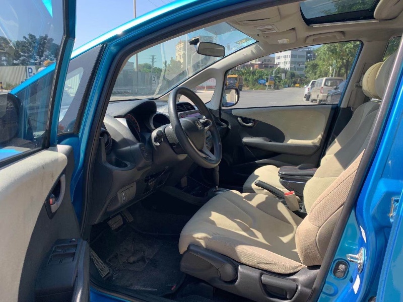 广州13年本田飞度9