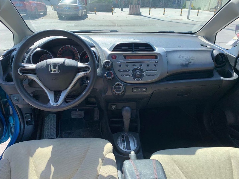 广州13年本田飞度6