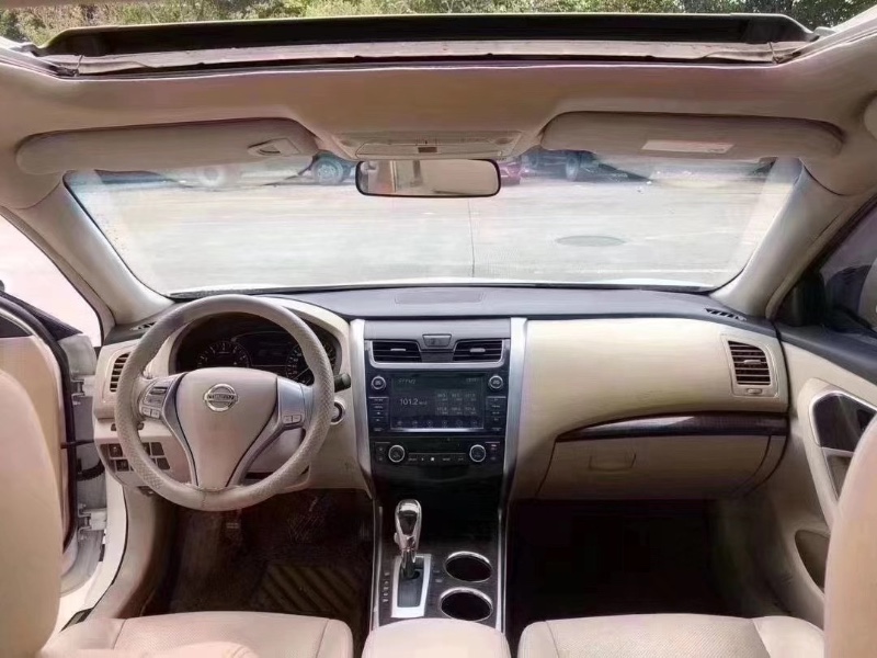 广州15年日产天籁5