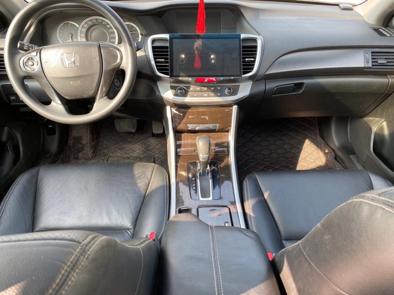 广州16年本田雅阁5