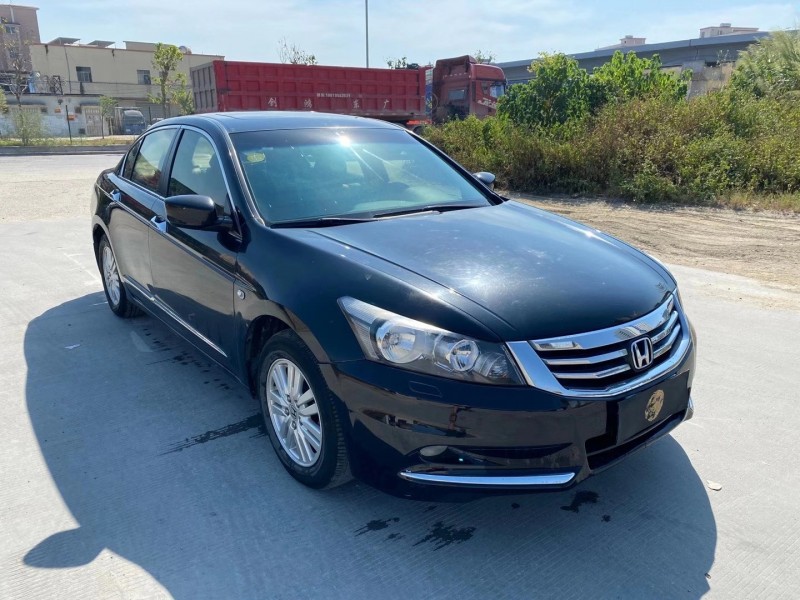 广州13年本田雅阁1