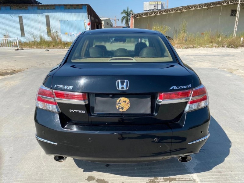 广州13年本田雅阁8