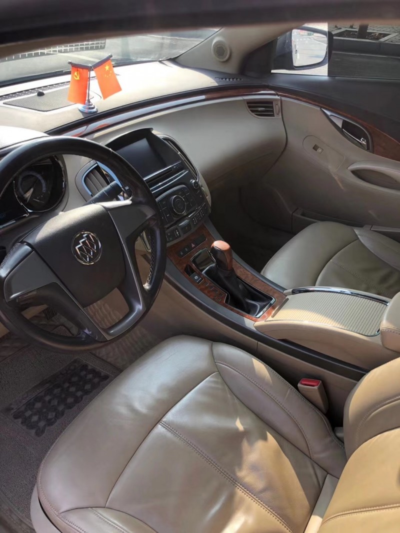 邢台12年别克君越4