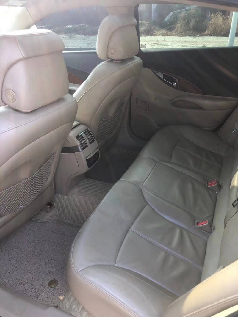 邢台12年别克君越5