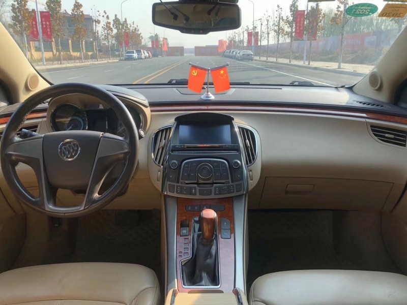 邢台12年别克君越6