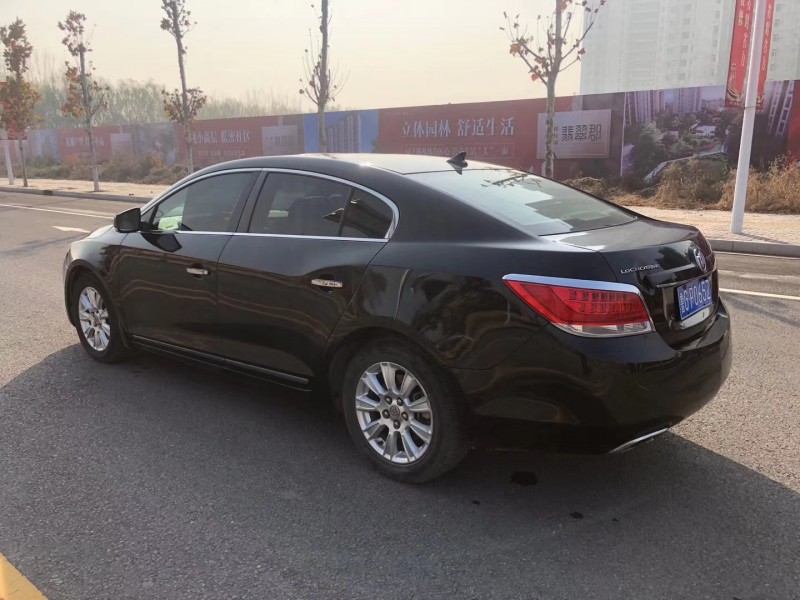 邢台12年别克君越8