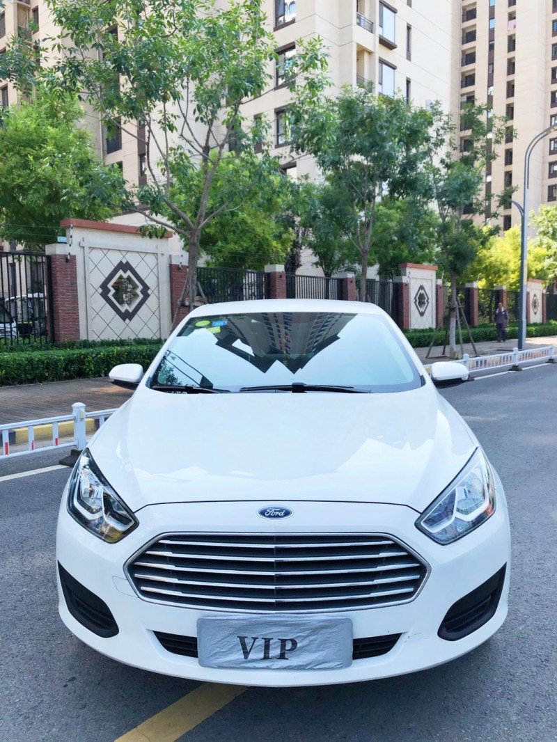 廊坊18年福特福睿斯9