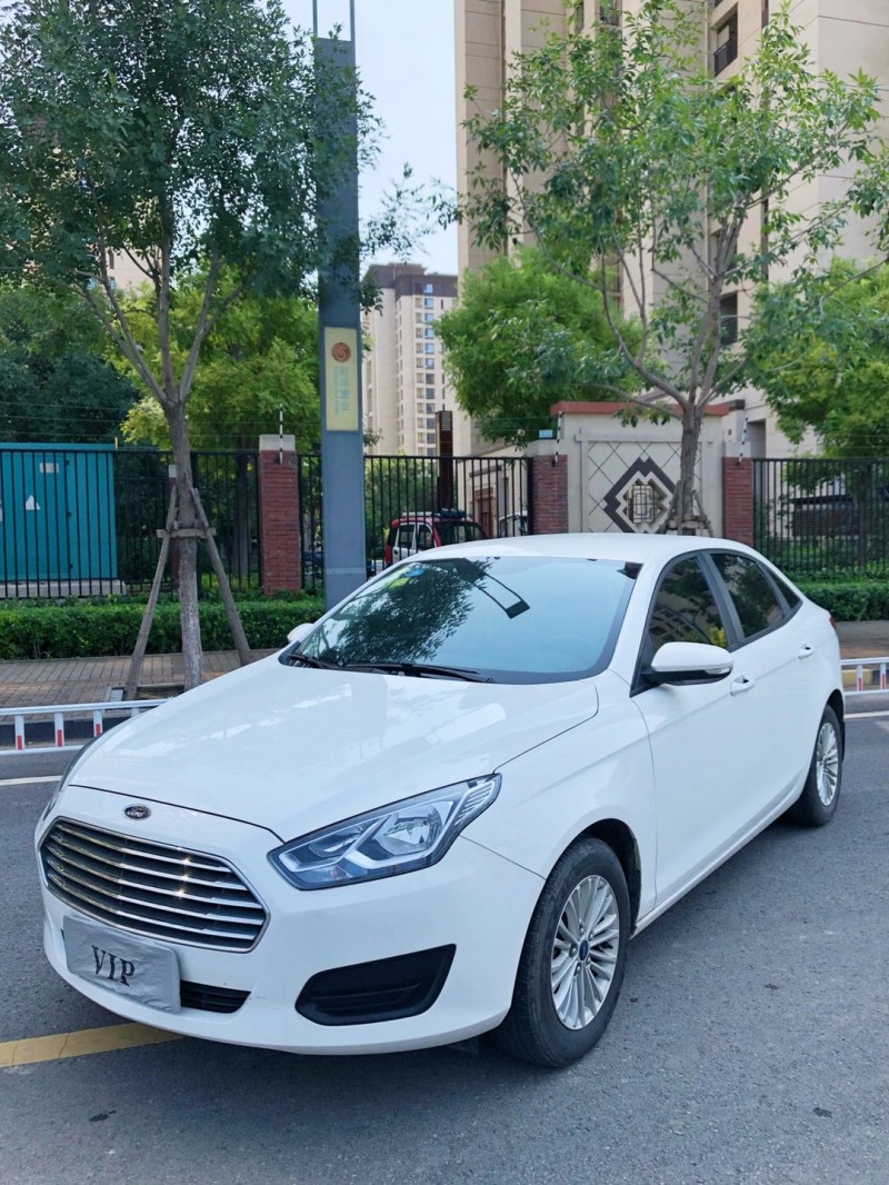 廊坊18年福特福睿斯8