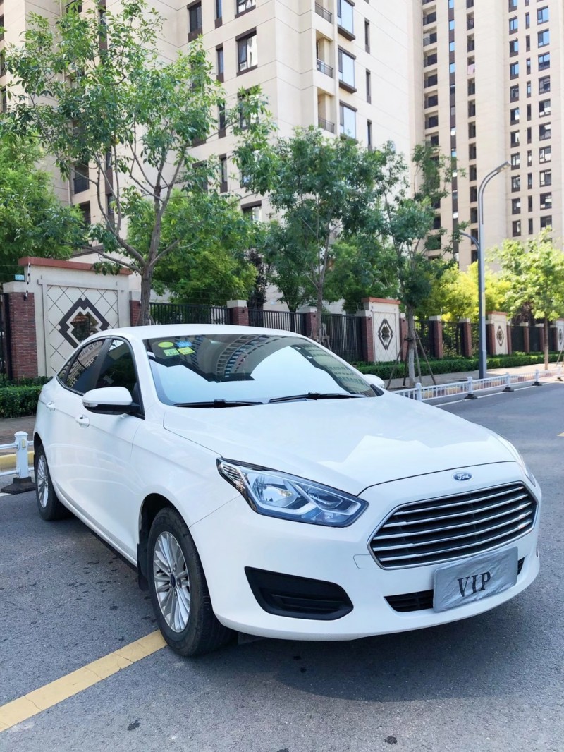 廊坊18年福特福睿斯7