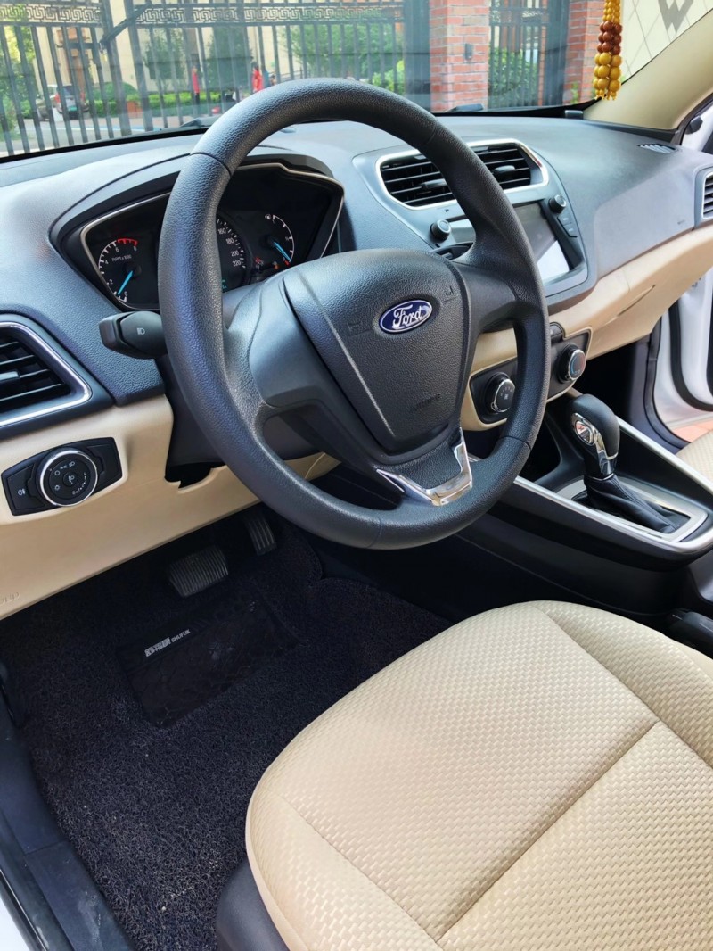 廊坊18年福特福睿斯2