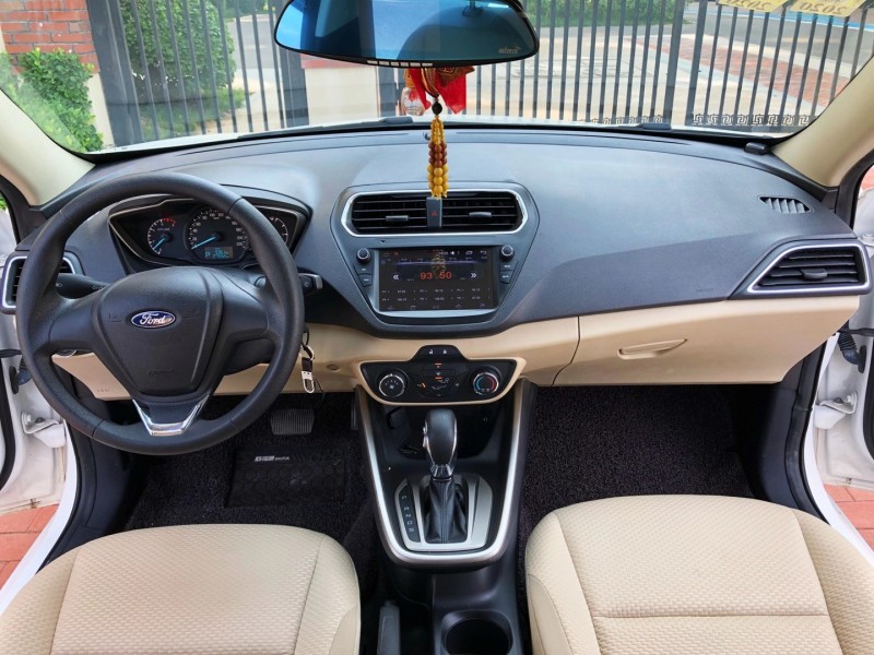 廊坊18年福特福睿斯1