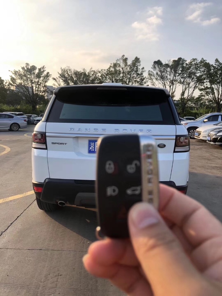 广州18年路虎揽胜运动4