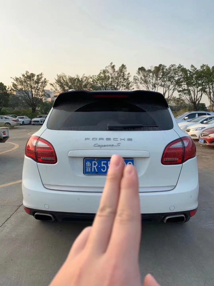 广州13年保时捷卡宴8