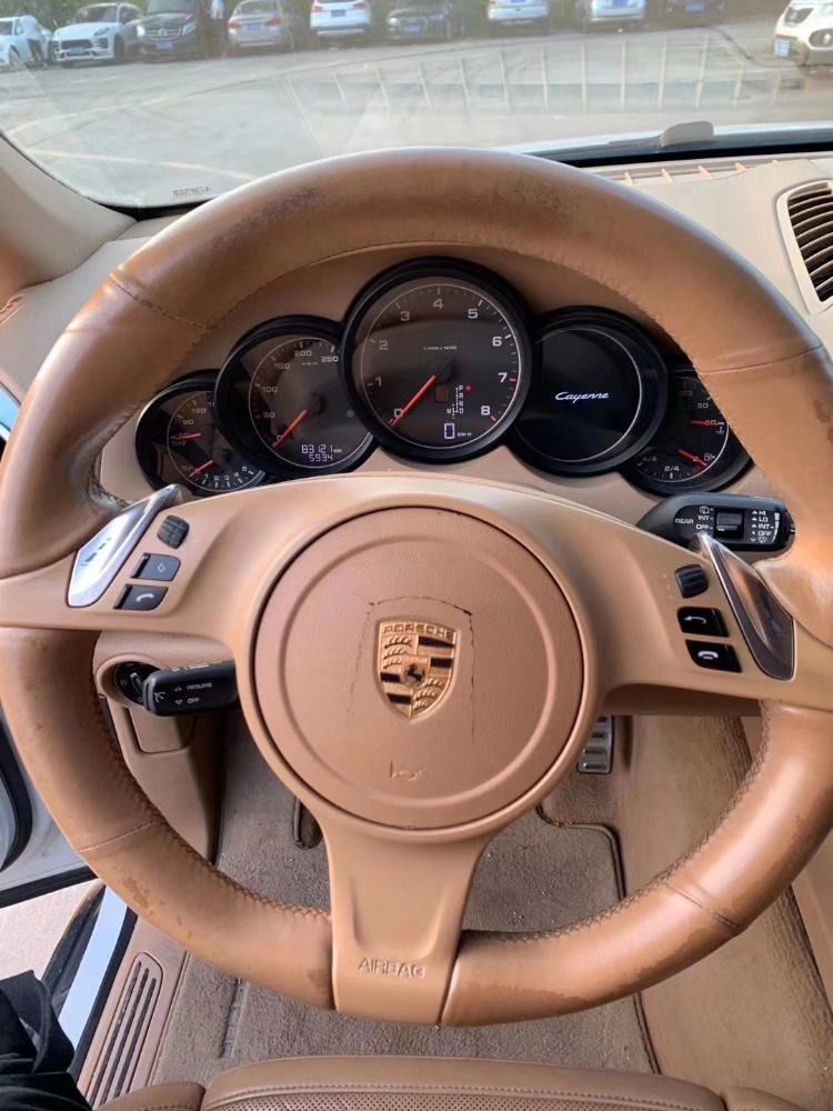 广州13年保时捷卡宴1