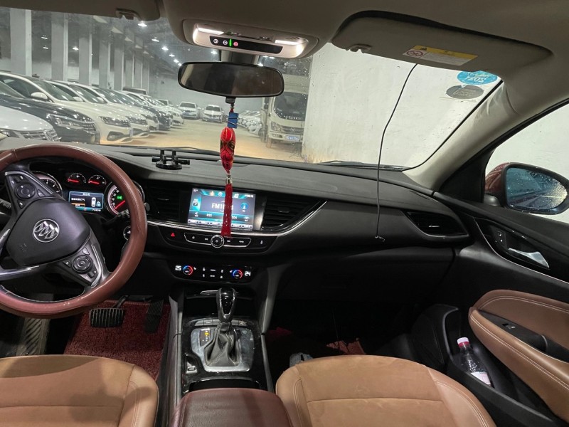 成都19年别克君威6