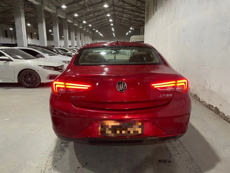 成都19年别克君威8