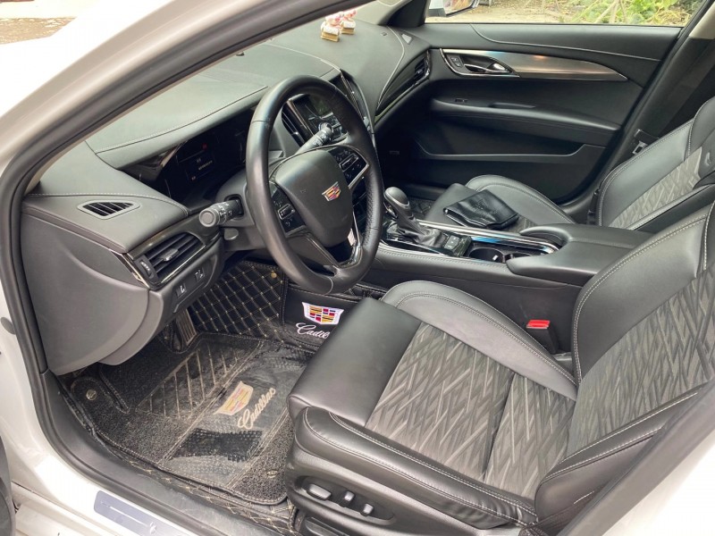 成都19年凯迪拉克ATS-L4