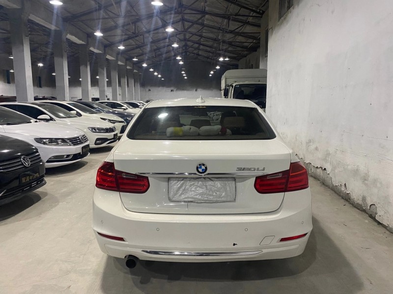 成都13年宝马3系8