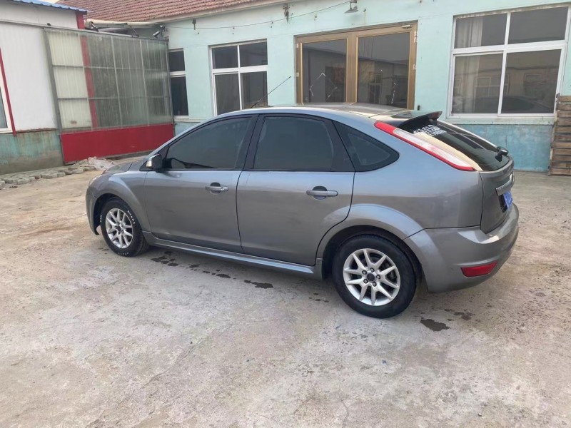 青岛09年福特福克斯6