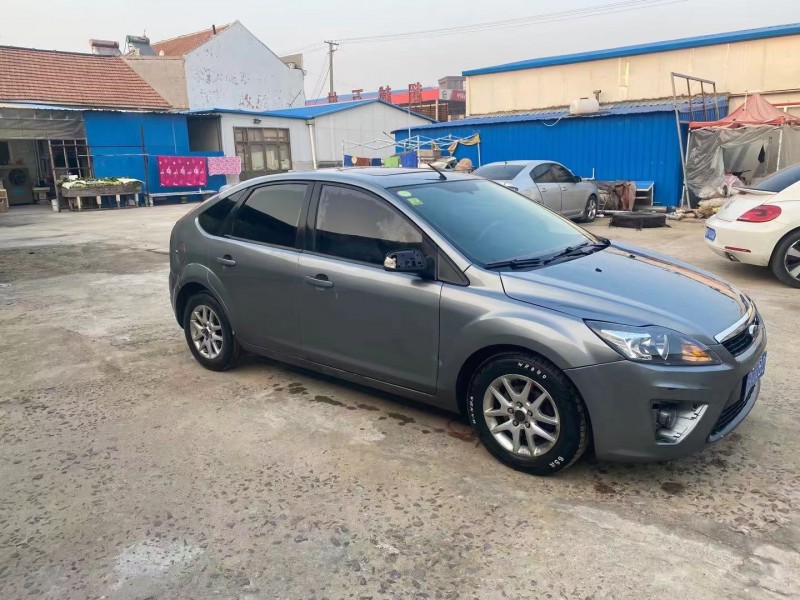 青岛09年福特福克斯3