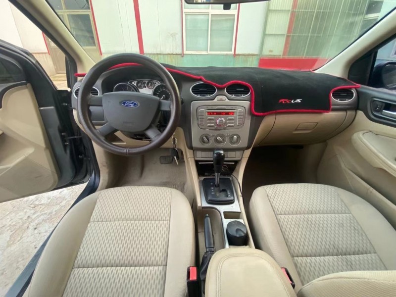 青岛09年福特福克斯1