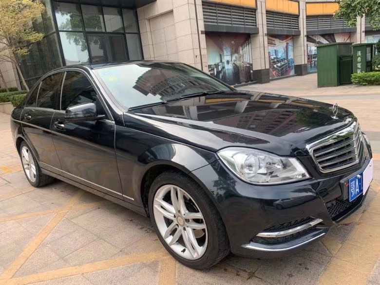 中山13年奔驰C8
