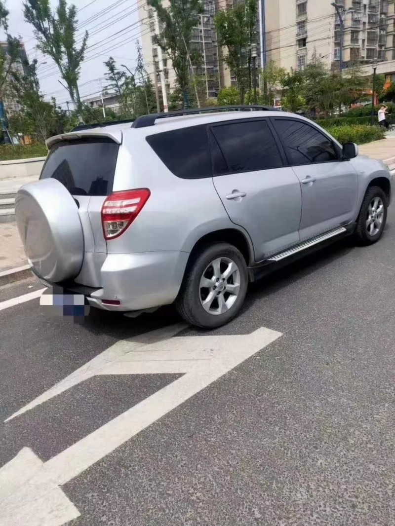 徐州10年丰田RAV44
