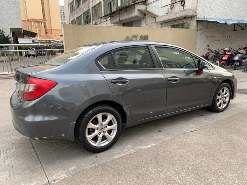 中山13年本田思域4