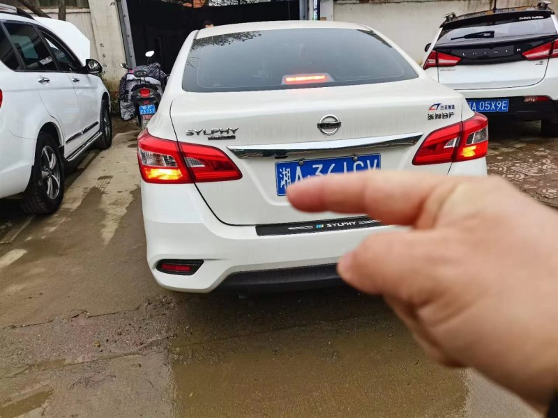 武汉20年日产轩逸3