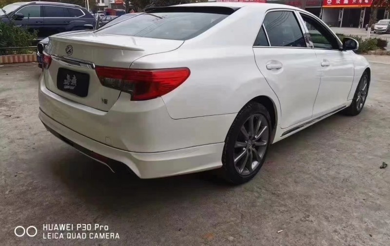 武汉16年丰田锐志6