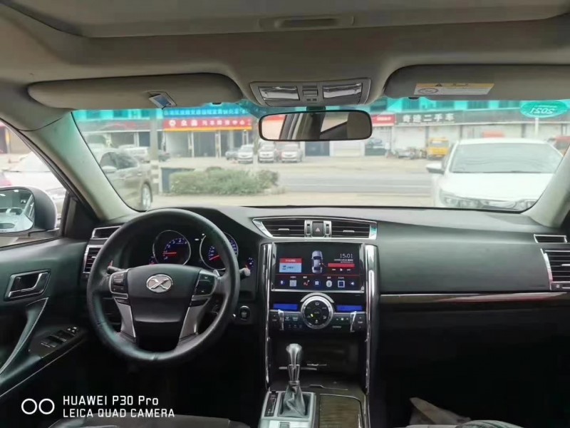 武汉16年丰田锐志7