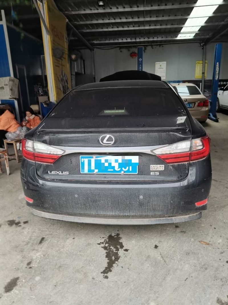 武汉16年雷克萨斯ES1