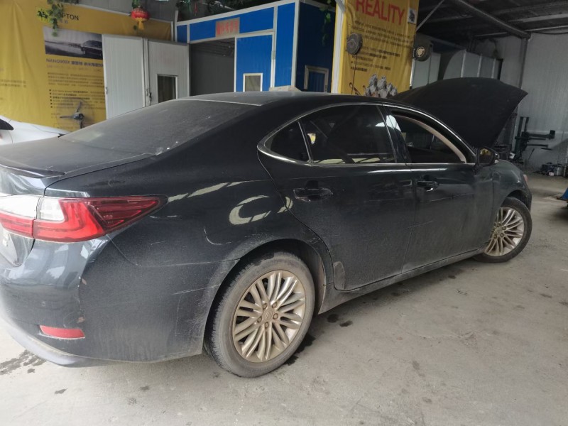 武汉16年雷克萨斯ES2