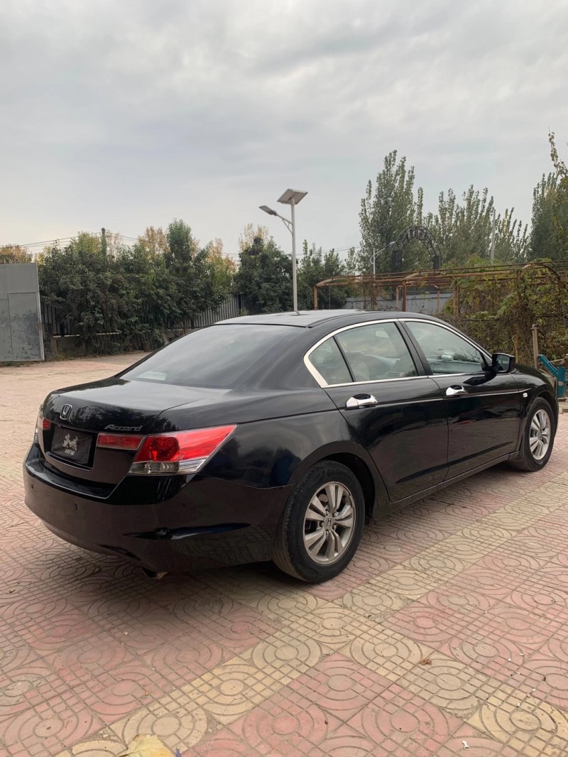 济宁11年本田雅阁5