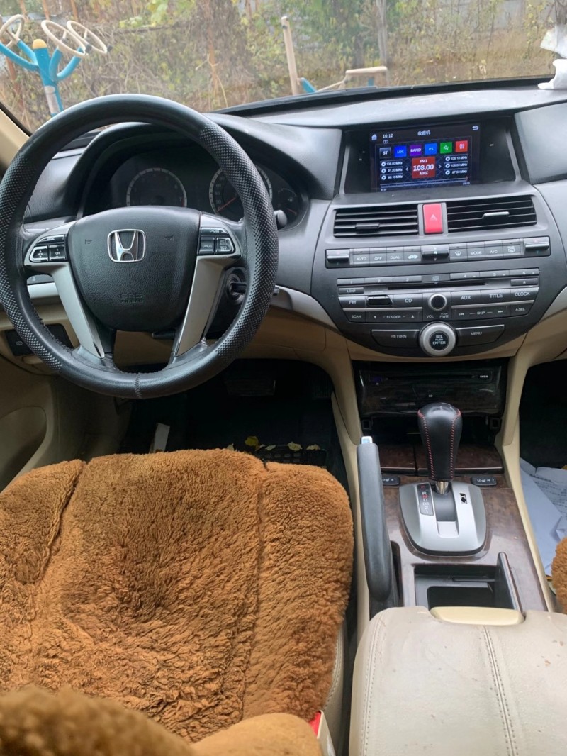 济宁11年本田雅阁3