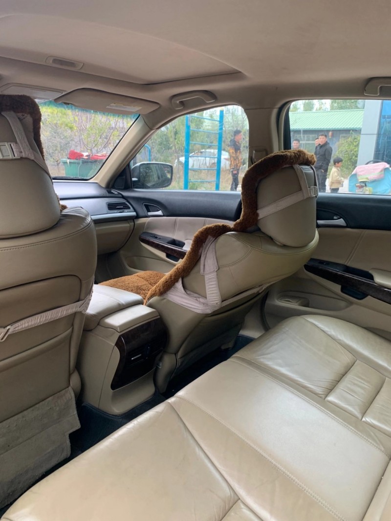 济宁11年本田雅阁1