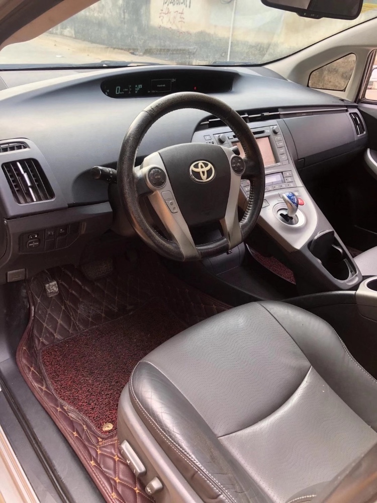 江门12年丰田普锐斯4