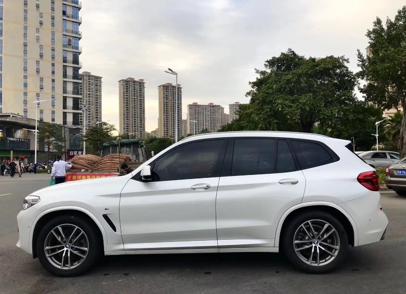 广州19年宝马X38