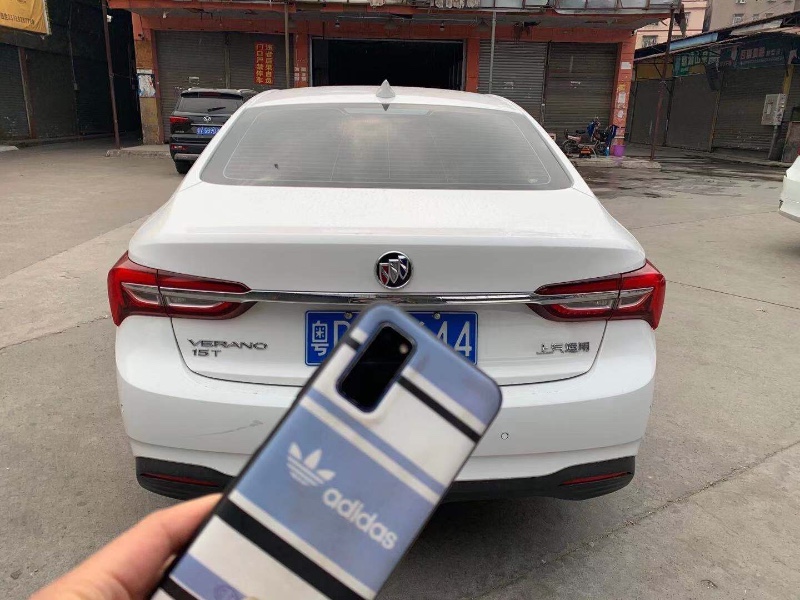 广州20年别克威朗1