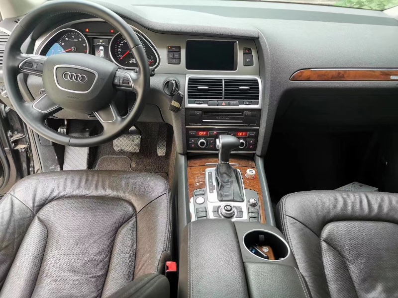 广州15年奥迪Q76