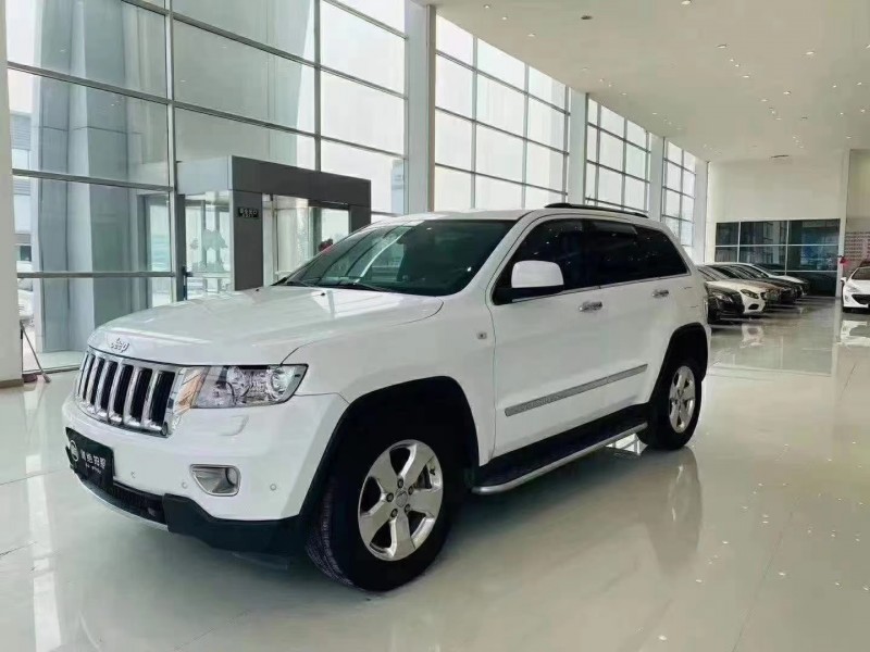 邢台13年Jeep大切诺基8